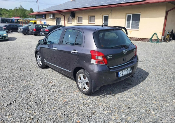 Toyota Yaris cena 19900 przebieg: 144274, rok produkcji 2010 z Tyczyn małe 254